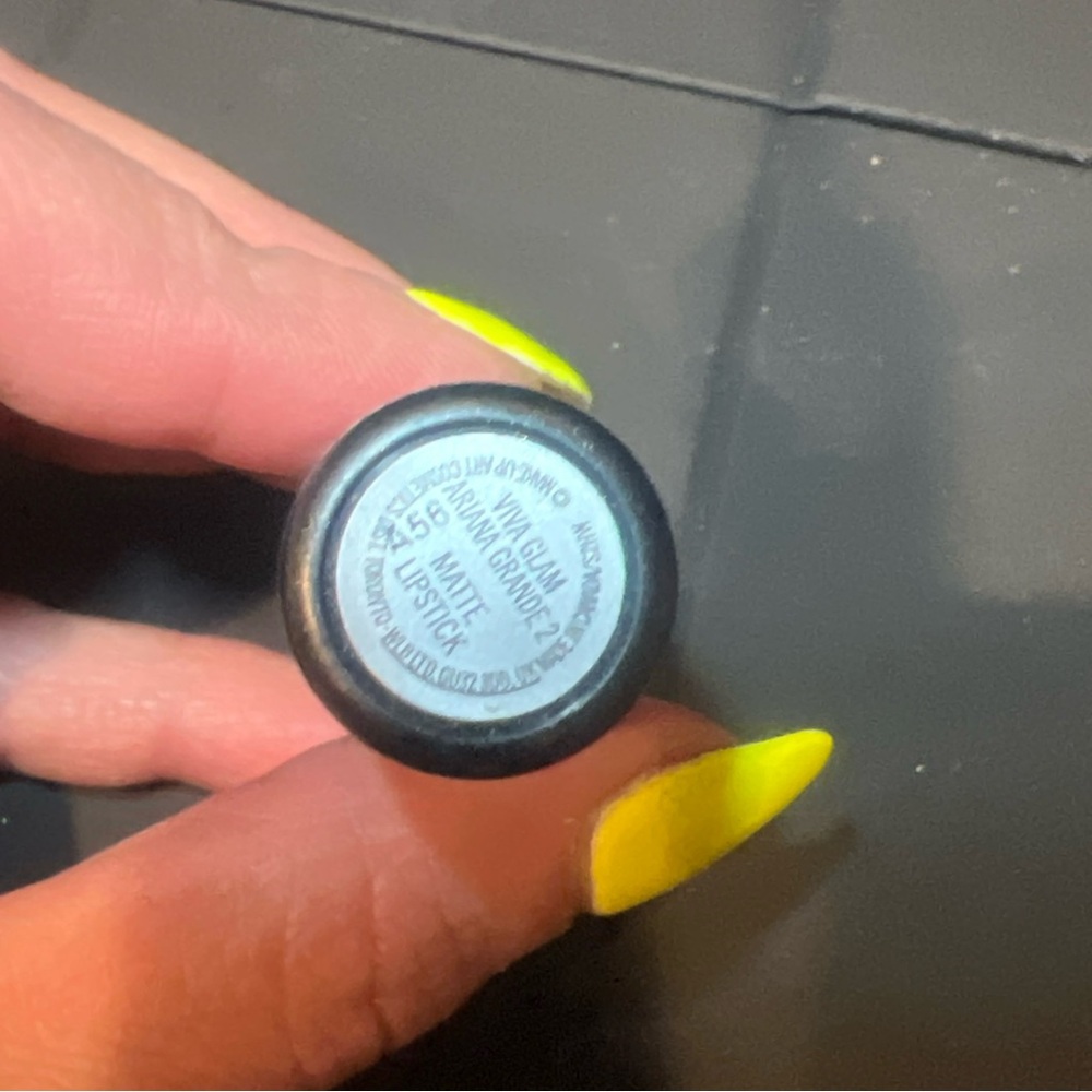 ARIANA GRANDE VIVA GLAM 2 MAC COSMETICS LIPSTICK DISCONTINUED RARE